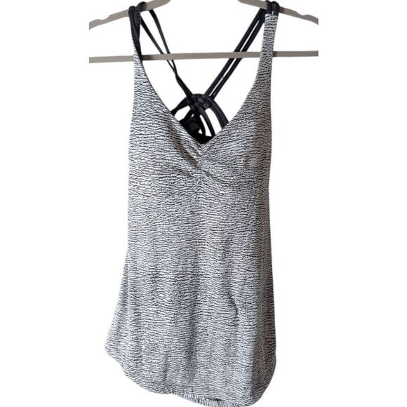 LULULEMON ATHLETICA Knot Your Typical Tank 'Medium Support A/B Cup' Size 4 - Picture 4 of 6